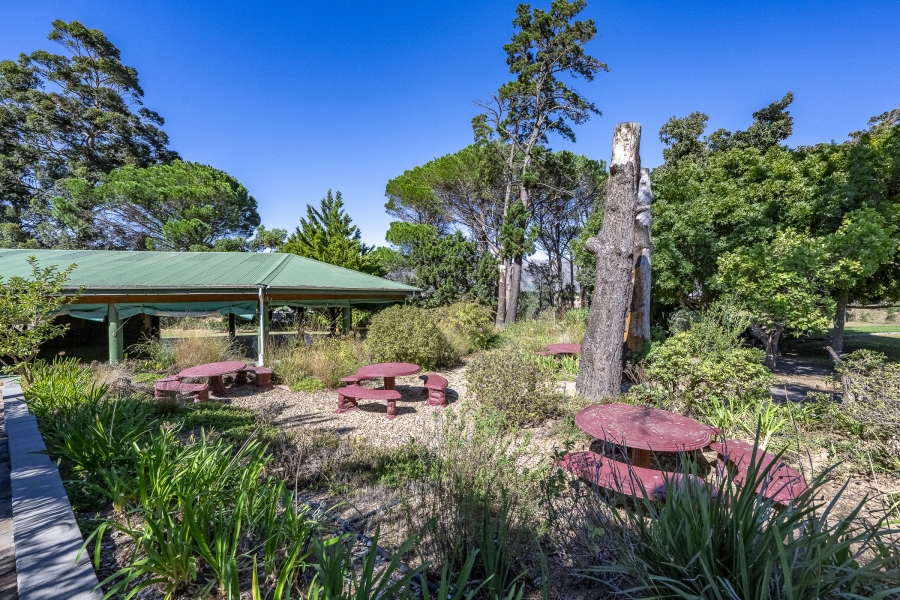 18 Bedroom Property for Sale in Stellenbosch Farms Western Cape